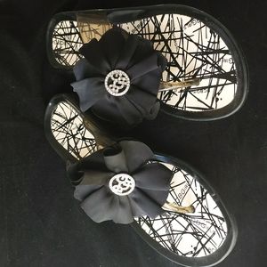 BCBG Gel Sandals/Flip flops with Rhinestone BCBG and Black Bows Sz 10